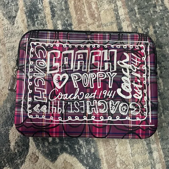 COACH コーチ　タブレットケース　ショルダーバッグ　サコッシュ　poppy COACH コーチ タブレットケース ショルダーバッグ サコッシュ poppy